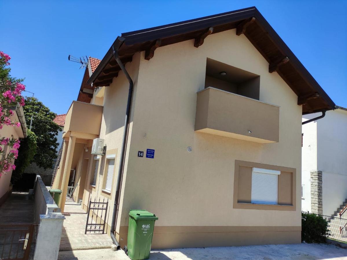 Apartmani Vuckovic Vodice Buitenkant foto
