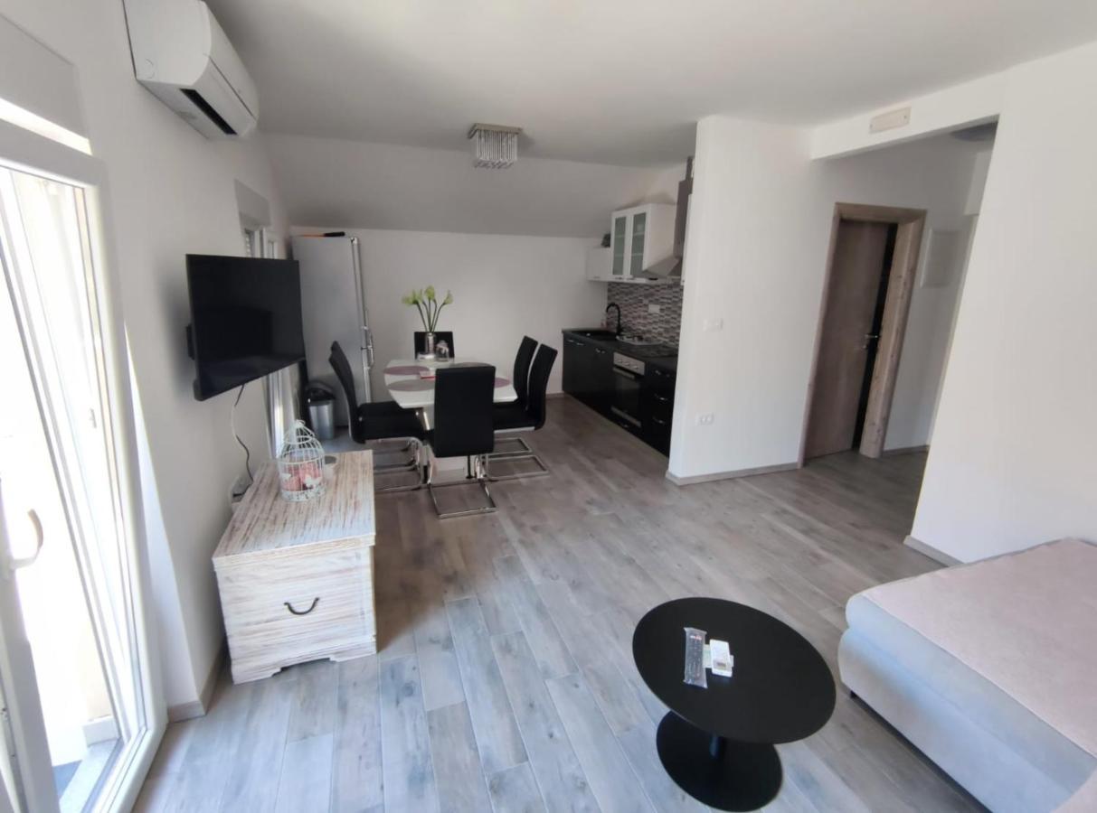 Apartmani Vuckovic Vodice Buitenkant foto